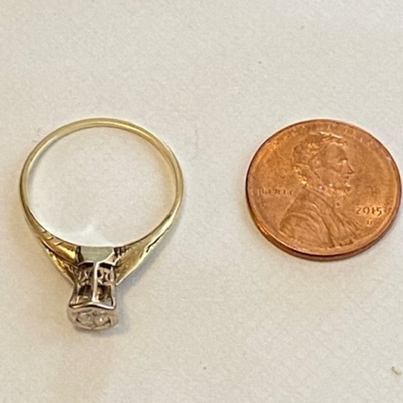 Solid 14K Yellow Gold Diamond Ring Sz 7.5 w/ White Gold Accents - Picture 4 of 8